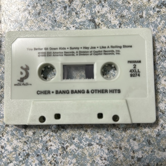 CHER cassette tape. Bang Bang and other hits. In excellent used condition. - Picture 5 of 5